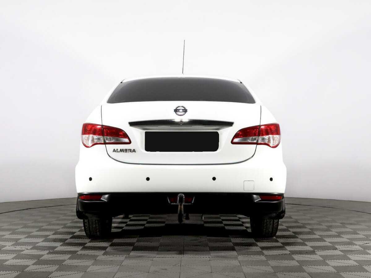 Nissan Almera б/у, 2015, Механическая. Фото: #4