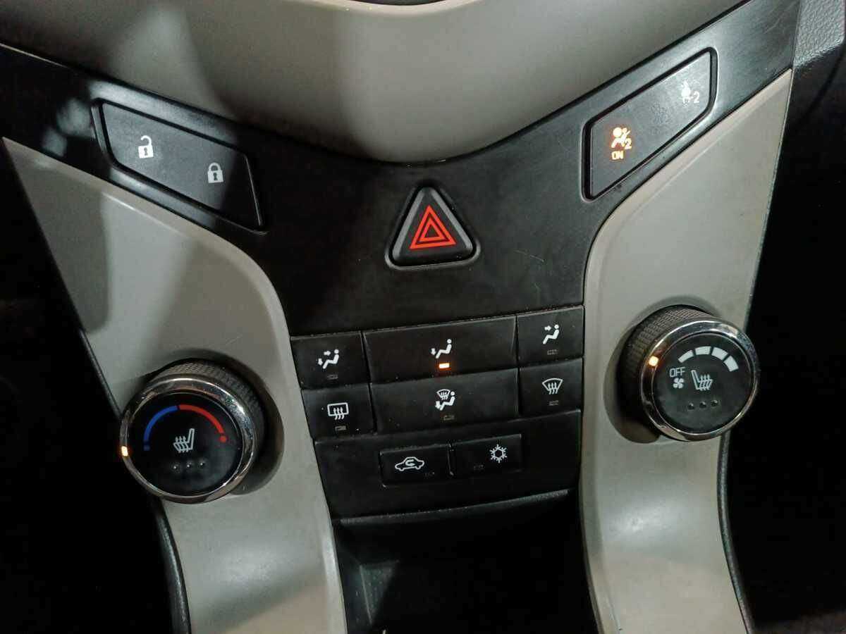 Chevrolet Cruze б/у, 2012, Механическая. Фото: #13
