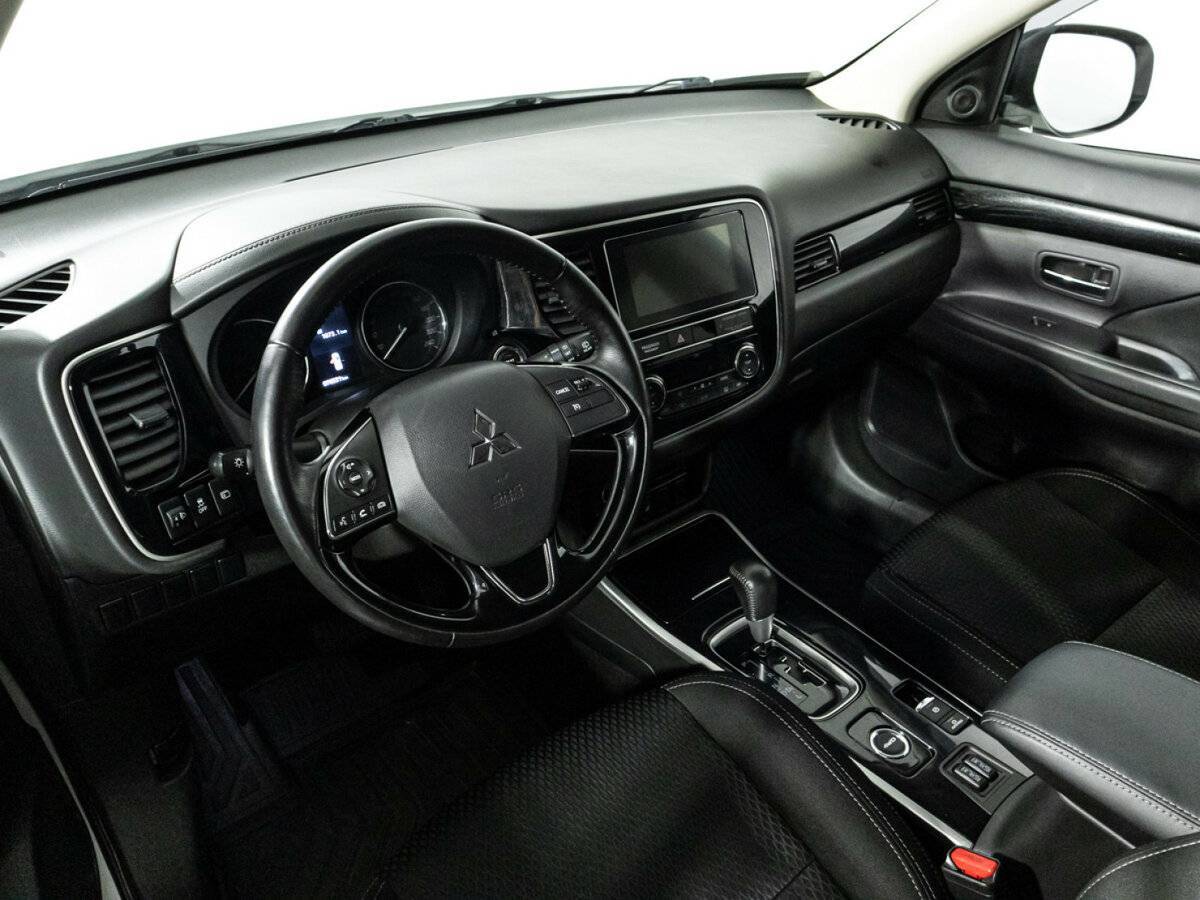Mitsubishi Outlander б/у, 2018, Вариатор. Фото: #10