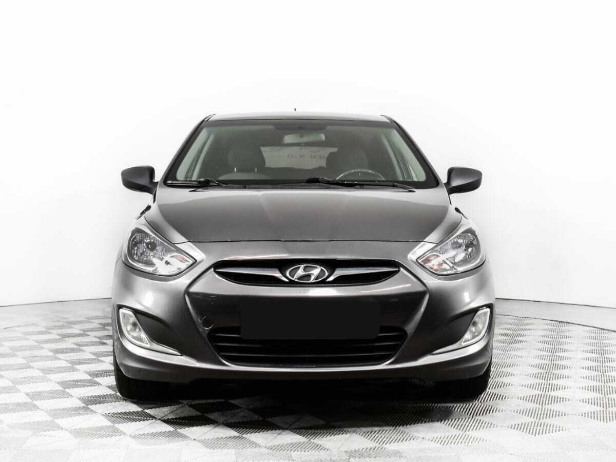 Hyundai Solaris б/у, 2012, Механическая. Фото: #1