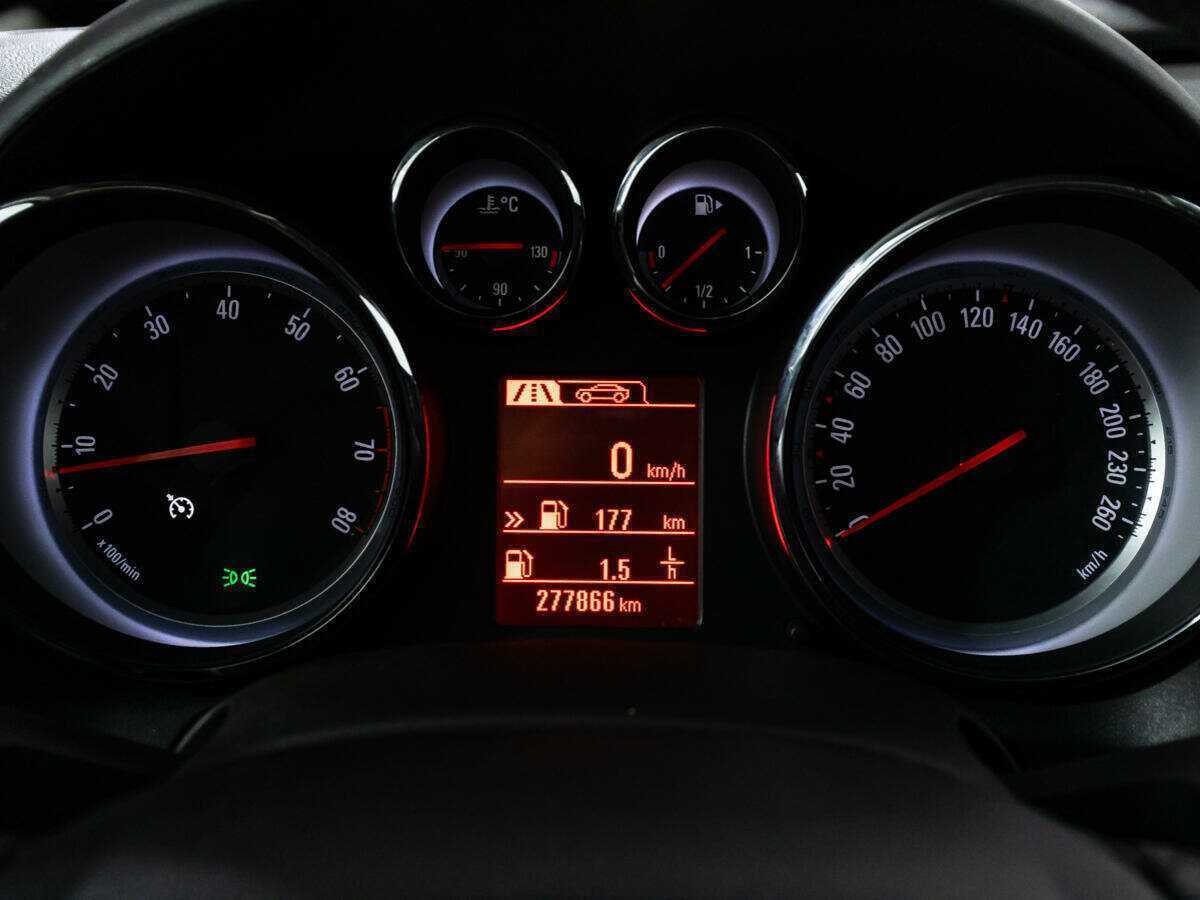 Opel Astra б/у, 2015, Механическая. Фото: #11