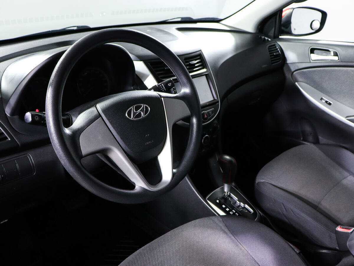 Hyundai Solaris б/у, 2013, Автоматическая. Фото: #11