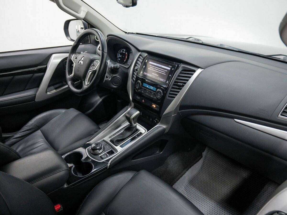 Mitsubishi Pajero Sport б/у, 2018, Автоматическая. Фото: #7