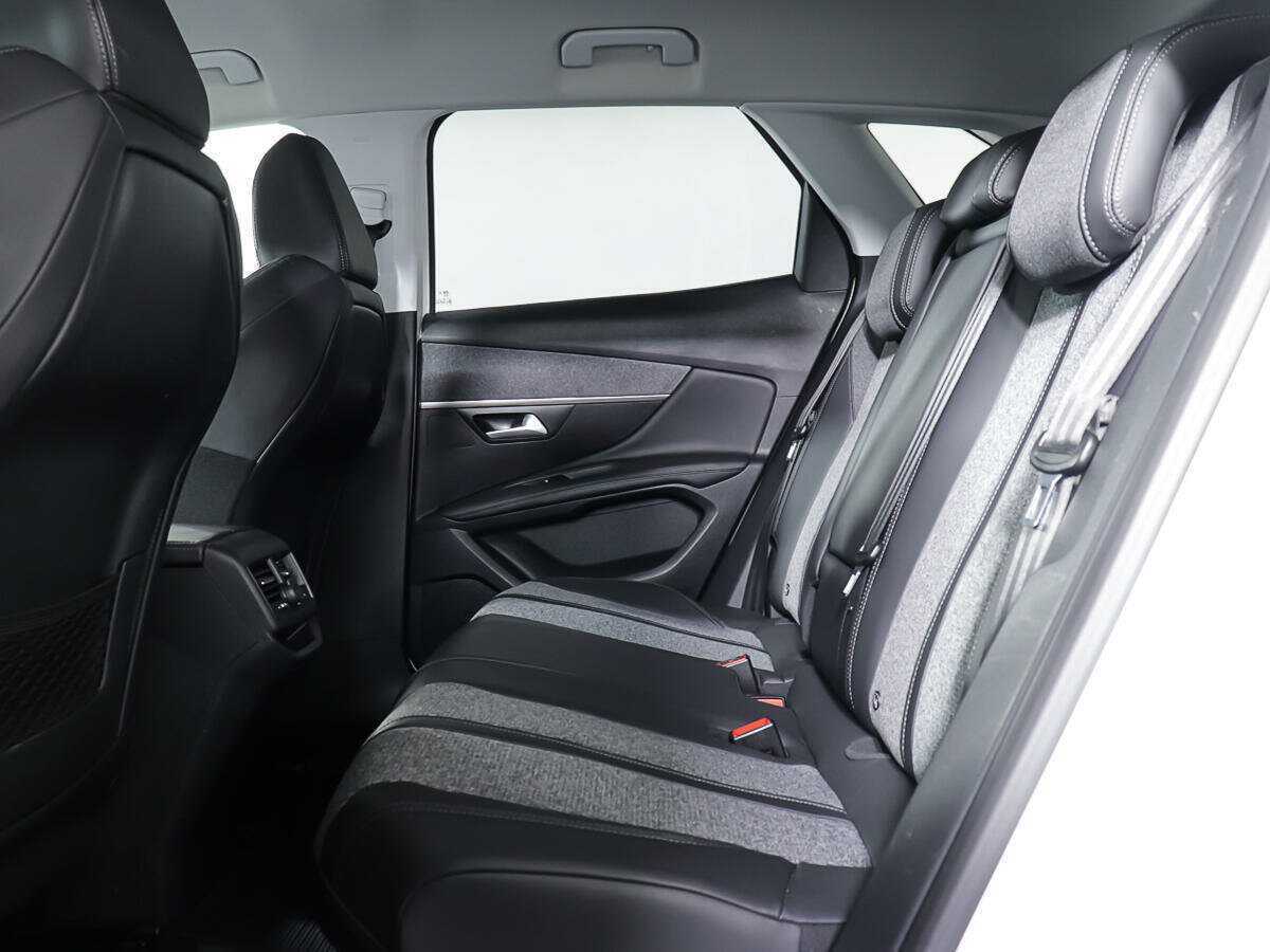 Peugeot 3008 б/у, 2017, Автоматическая. Фото: #9