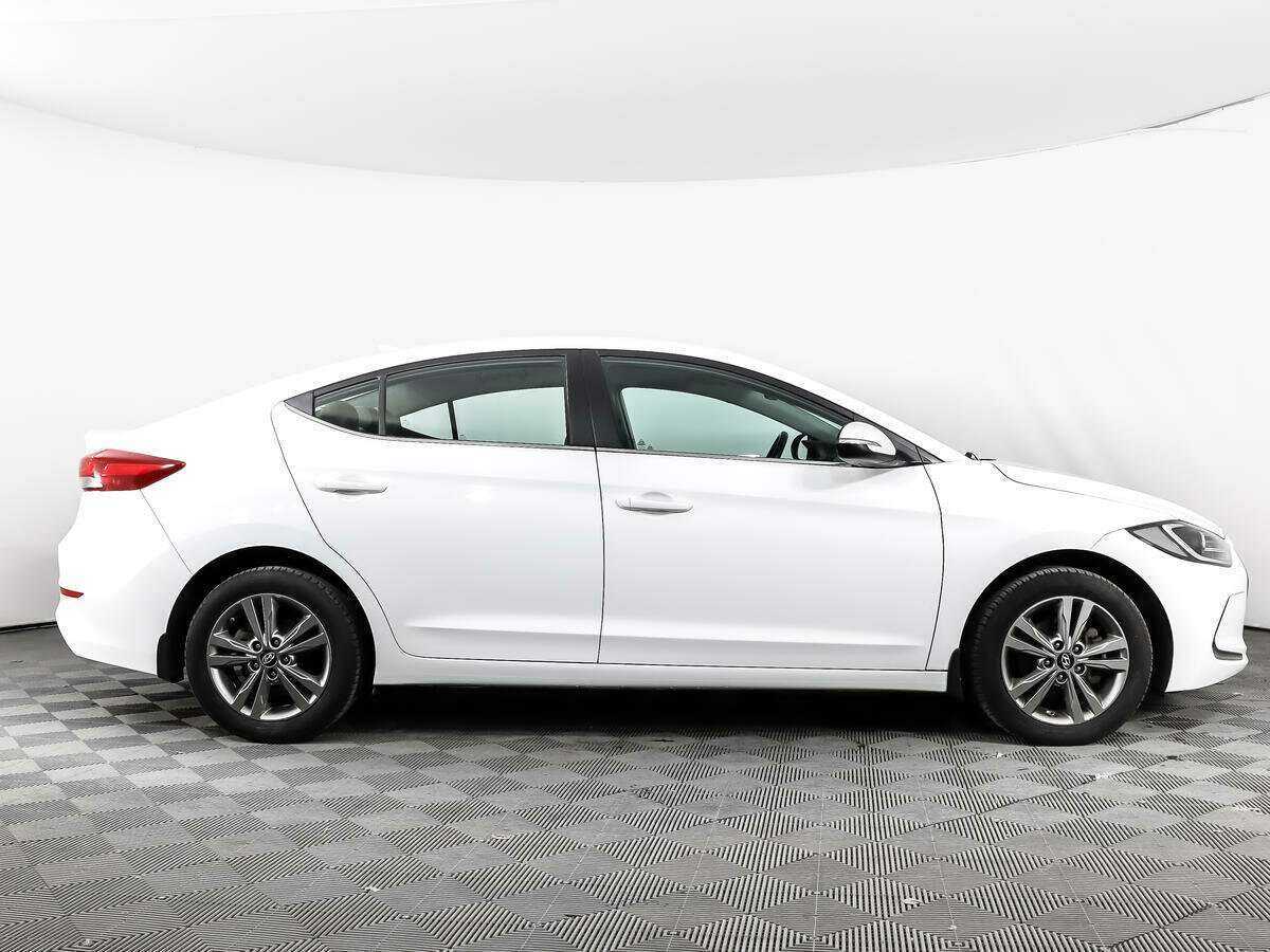Hyundai Elantra б/у, 2017, Автоматическая. Фото: #3