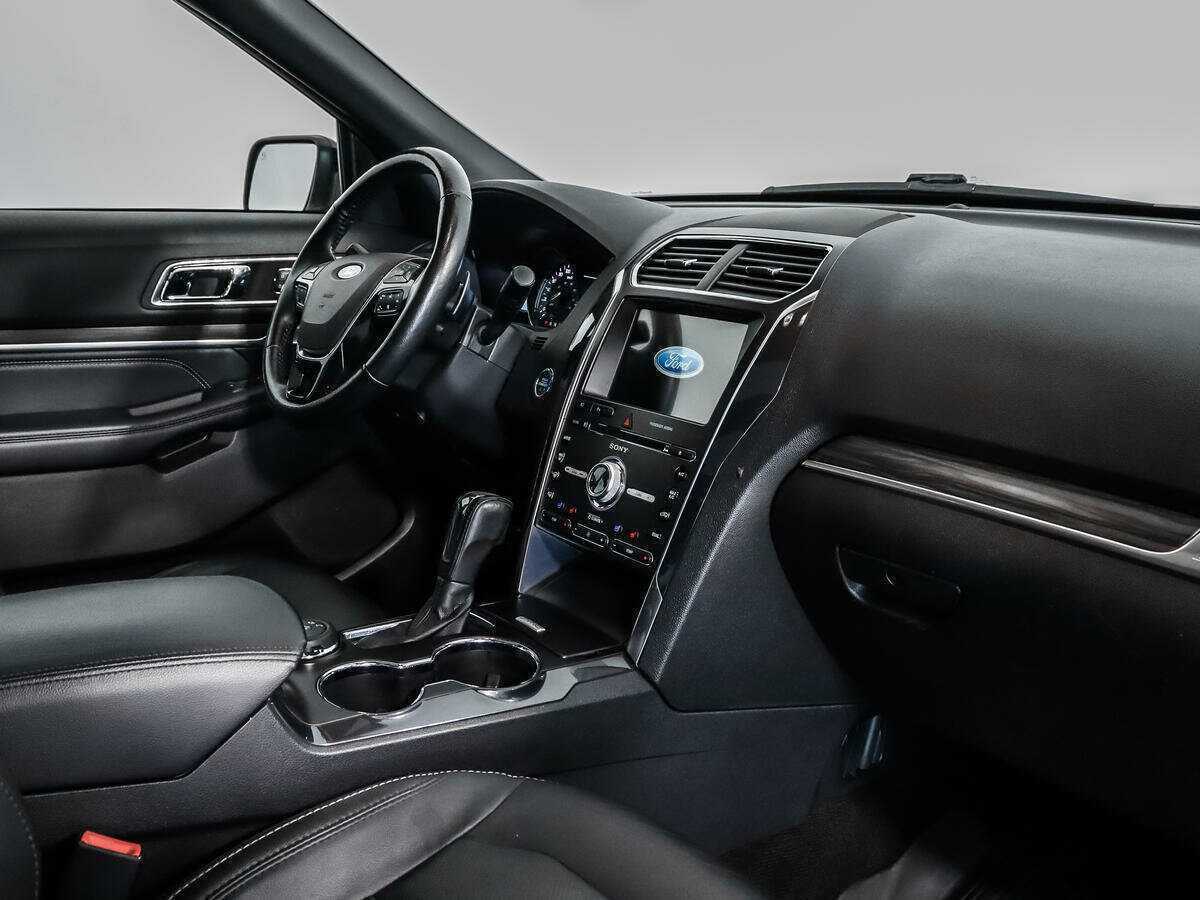 Ford Explorer б/у, 2017, Автоматическая. Фото: #11