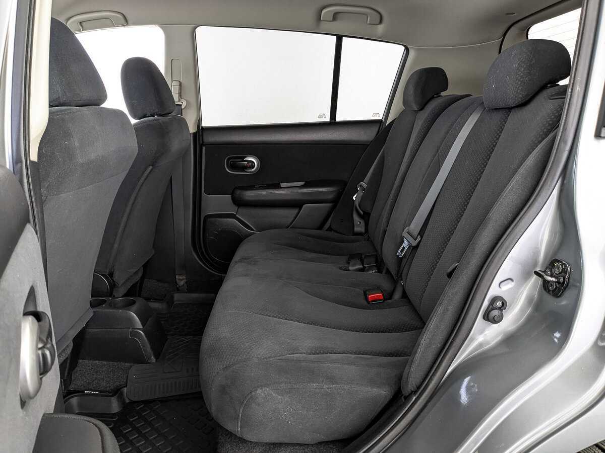 Nissan Tiida б/у, 2013, Автоматическая. Фото: #17