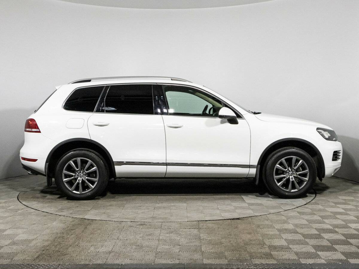 Volkswagen Touareg б/у, 2013, Автоматическая. Фото: #3