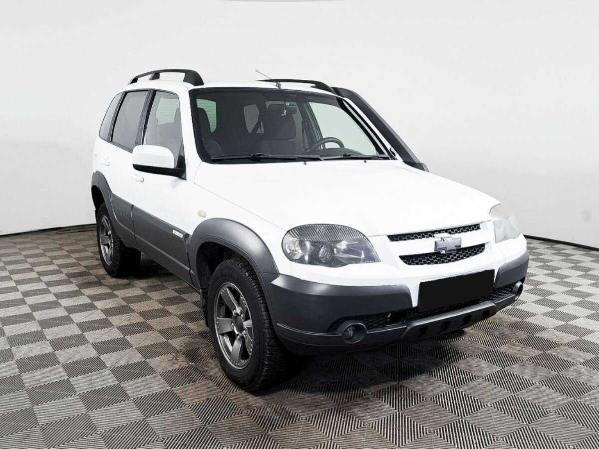 Chevrolet Niva б/у, 2017, Механическая. Фото: #2