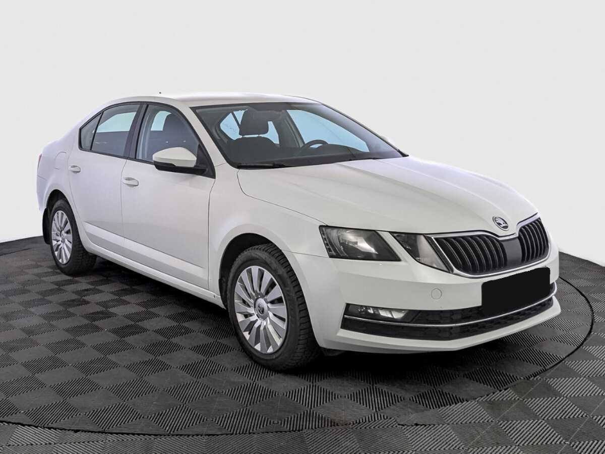 Skoda Octavia б/у, 2017, Механическая. Фото: #2