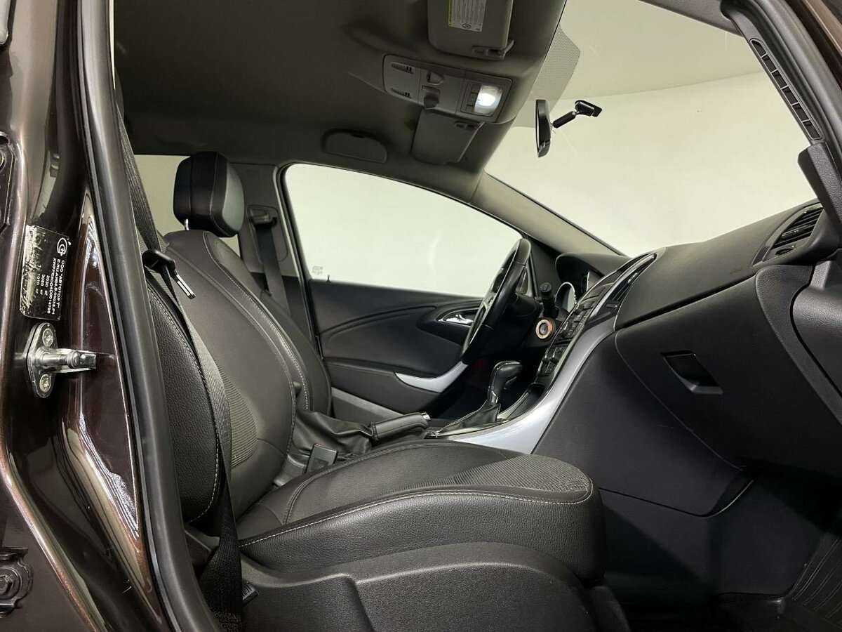 Opel Astra б/у, 2012, Автоматическая. Фото: #13