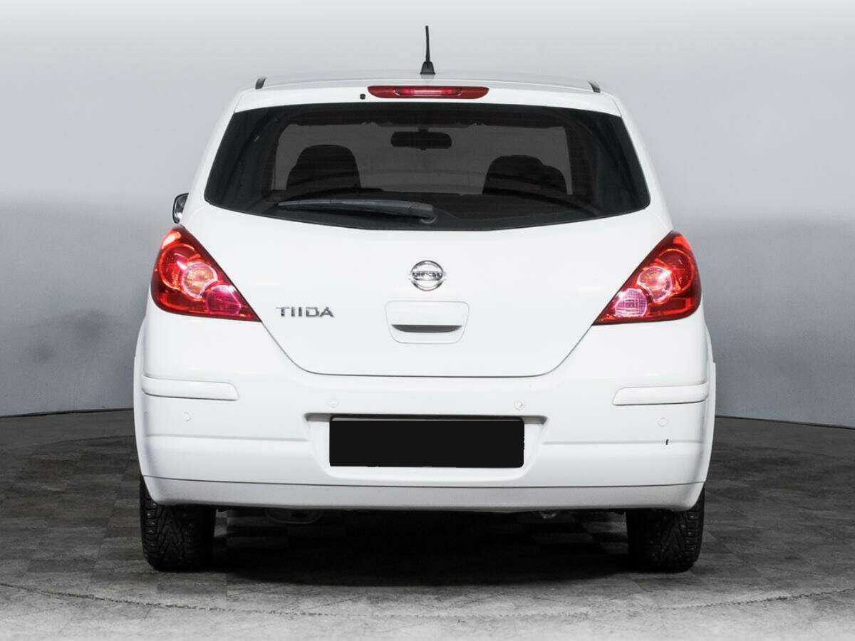 Nissan Tiida б/у, 2013, Механическая. Фото: #5