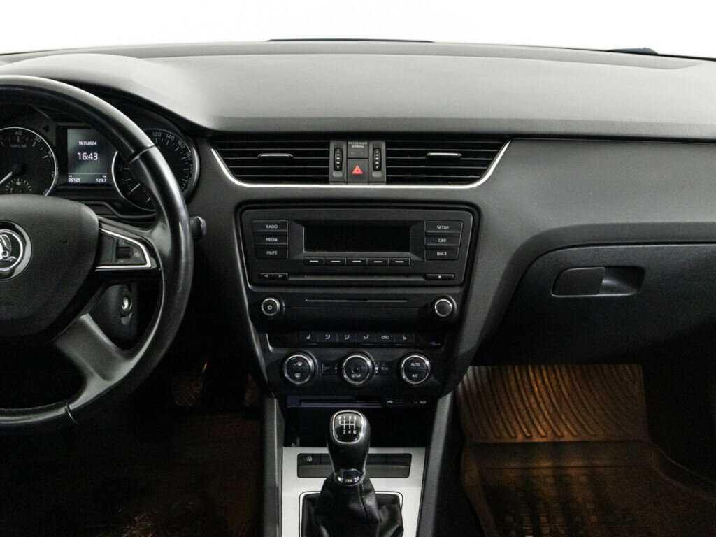 Skoda Octavia б/у, 2013, Механическая. Фото: #13
