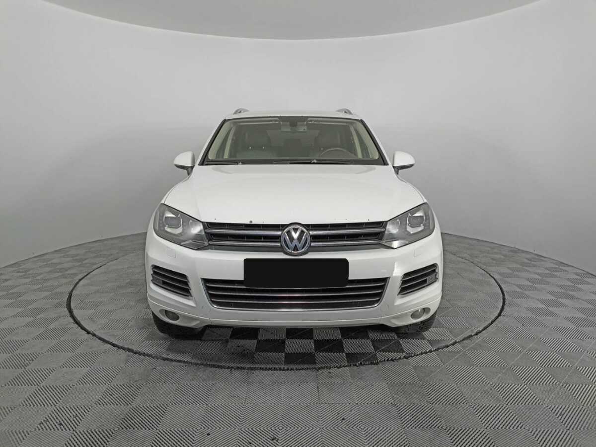Volkswagen Touareg б/у, 2013, Автоматическая. Фото: #1