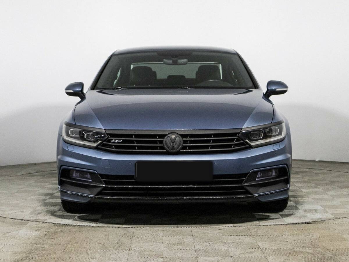 Volkswagen Passat б/у, 2017, Роботизированная. Фото: #1
