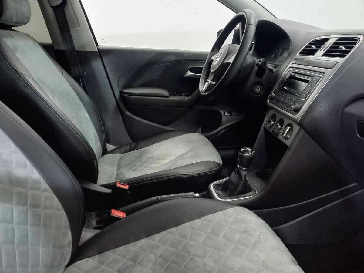 Volkswagen Polo б/у, 2013, Механическая. Фото: #9