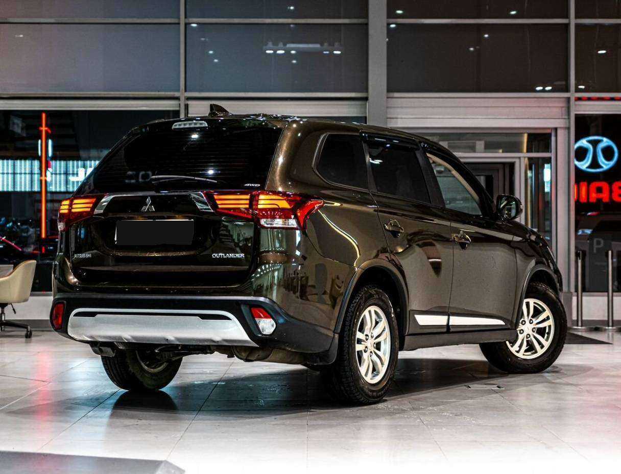 Mitsubishi Outlander б/у, 2018, Вариатор. Фото: #2