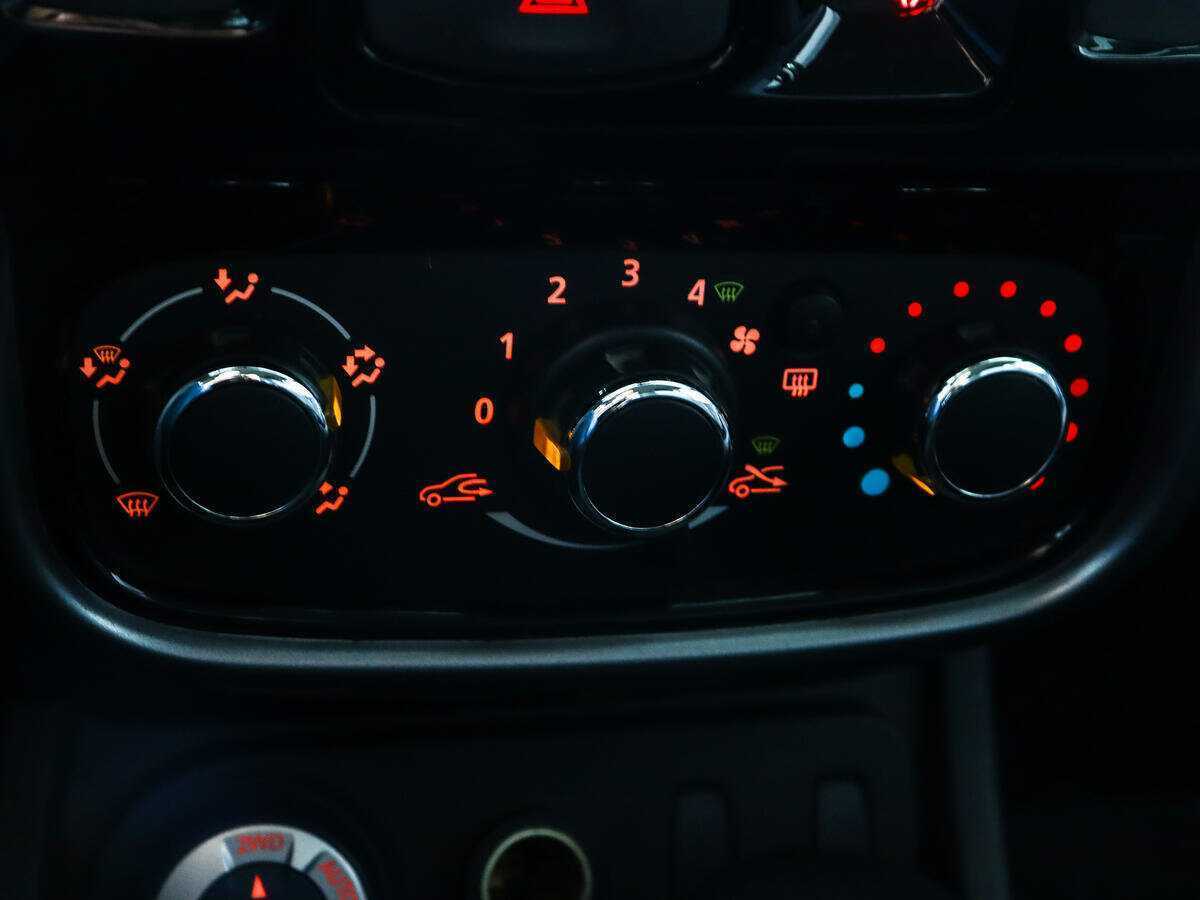 Renault Duster б/у, 2013, Механическая. Фото: #13