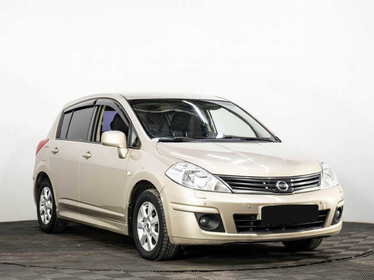 Nissan Tiida б/у, 2012, Механическая. Фото: #2