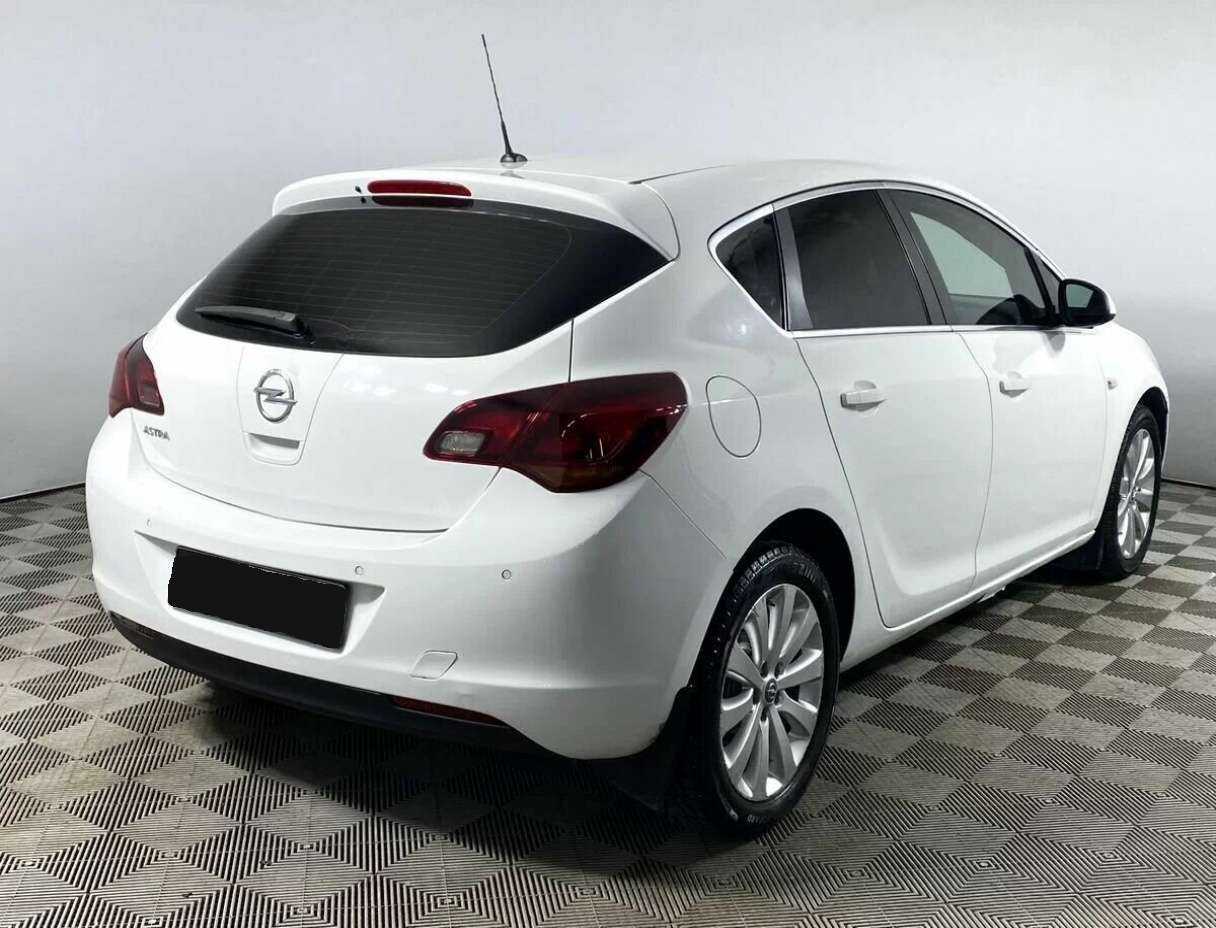 Opel Astra б/у, 2012, Механическая. Фото: #4