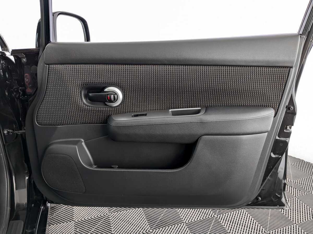 Nissan Tiida б/у, 2013, Автоматическая. Фото: #19