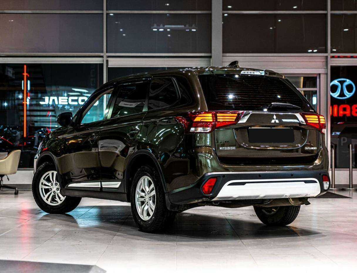 Mitsubishi Outlander б/у, 2018, Вариатор. Фото: #3