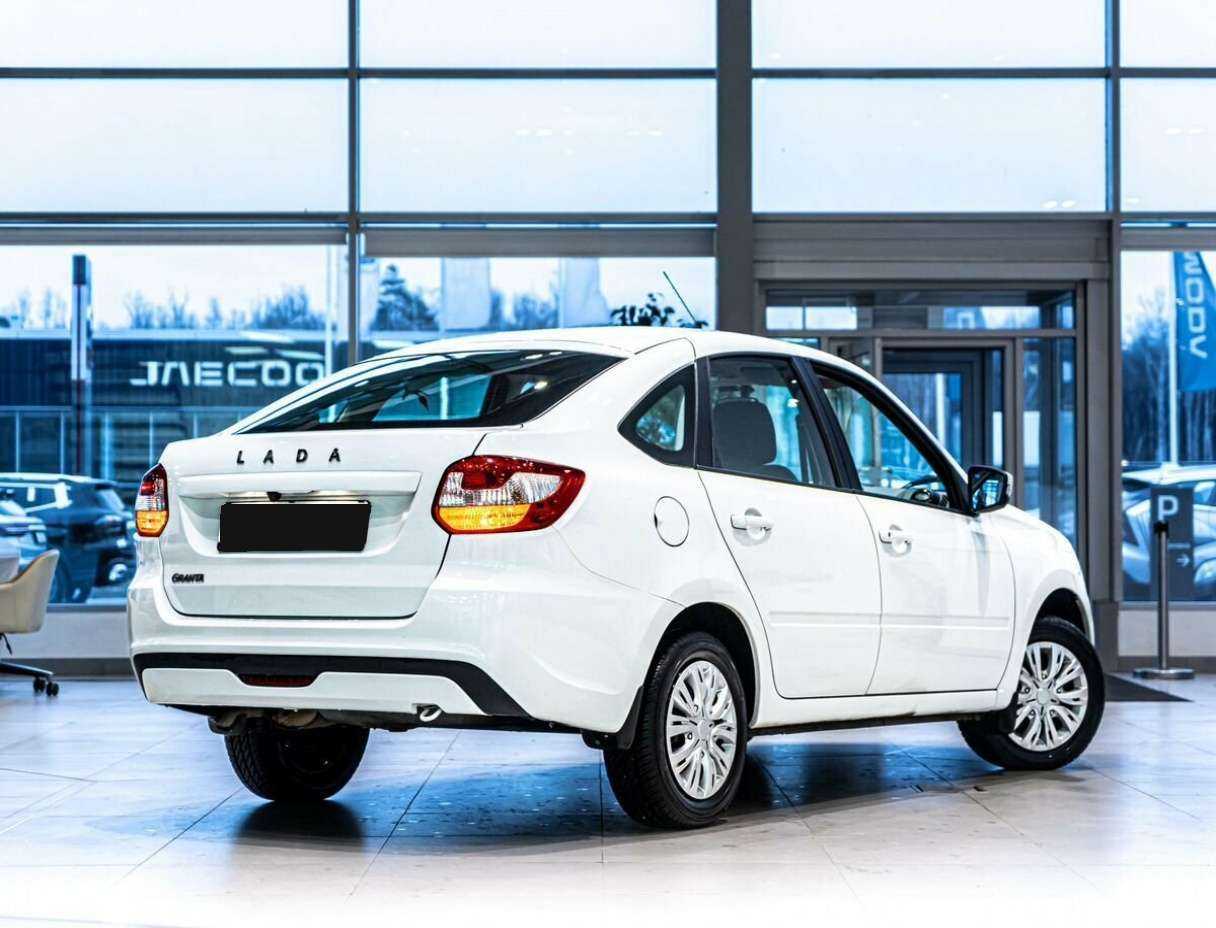 Lada (ВАЗ) Granta б/у, 2023, Механическая. Фото: #2