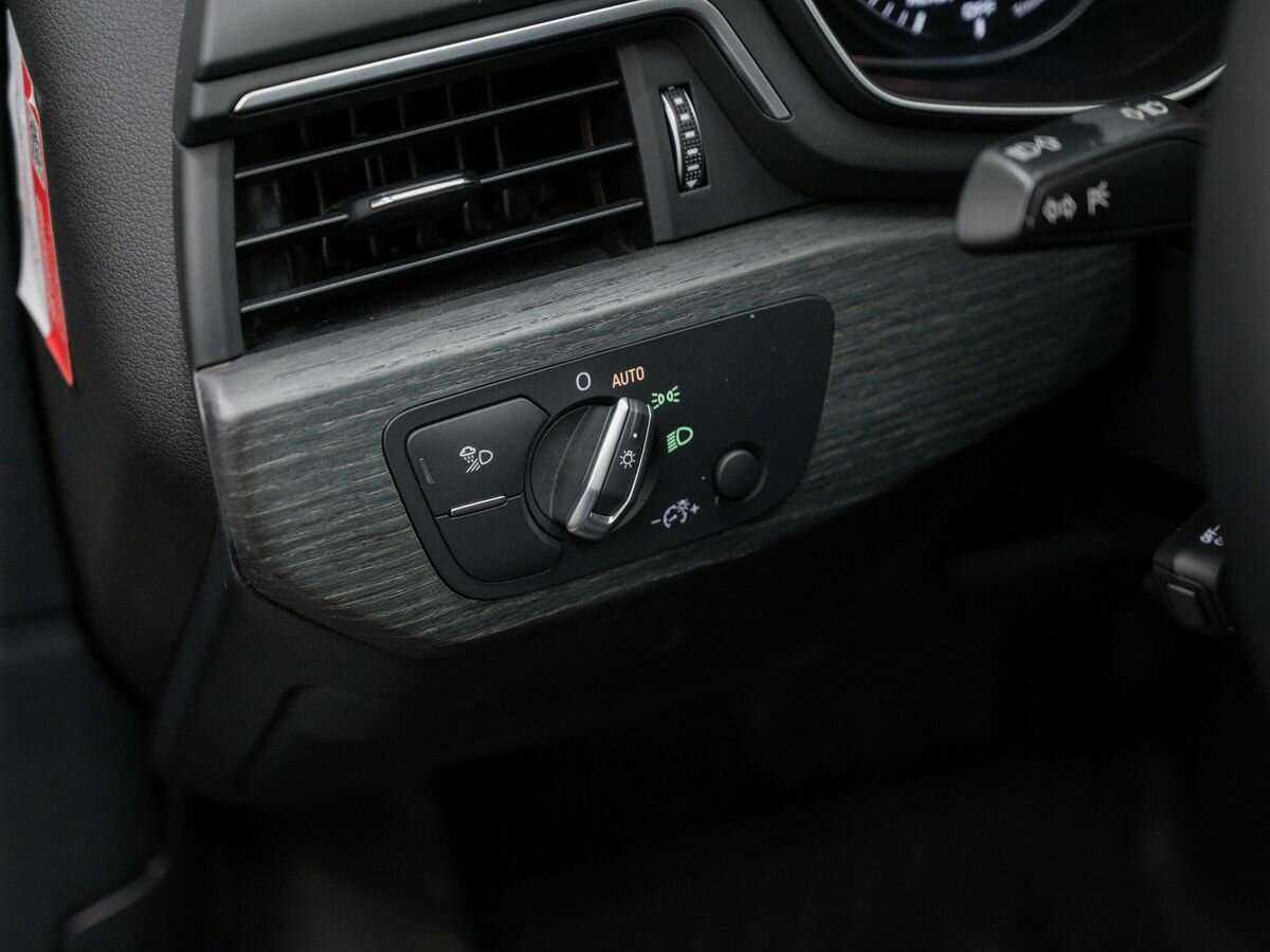 Audi A4 б/у, 2017, Роботизированная. Фото: #15