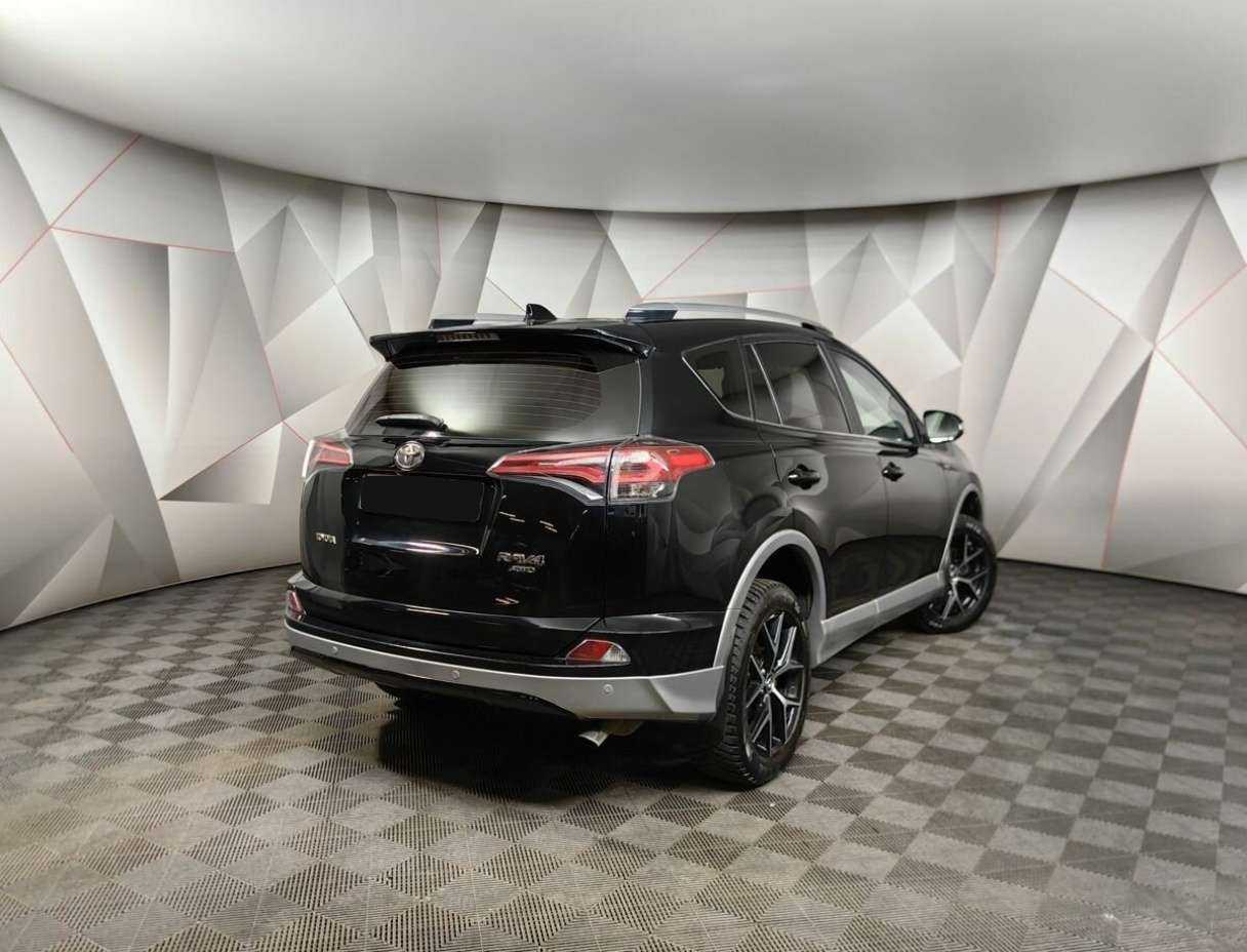 Toyota RAV4 б/у, 2017, Автоматическая. Фото: #1