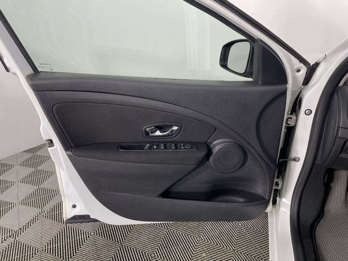 Renault Fluence б/у, 2015, Механическая. Фото: #7