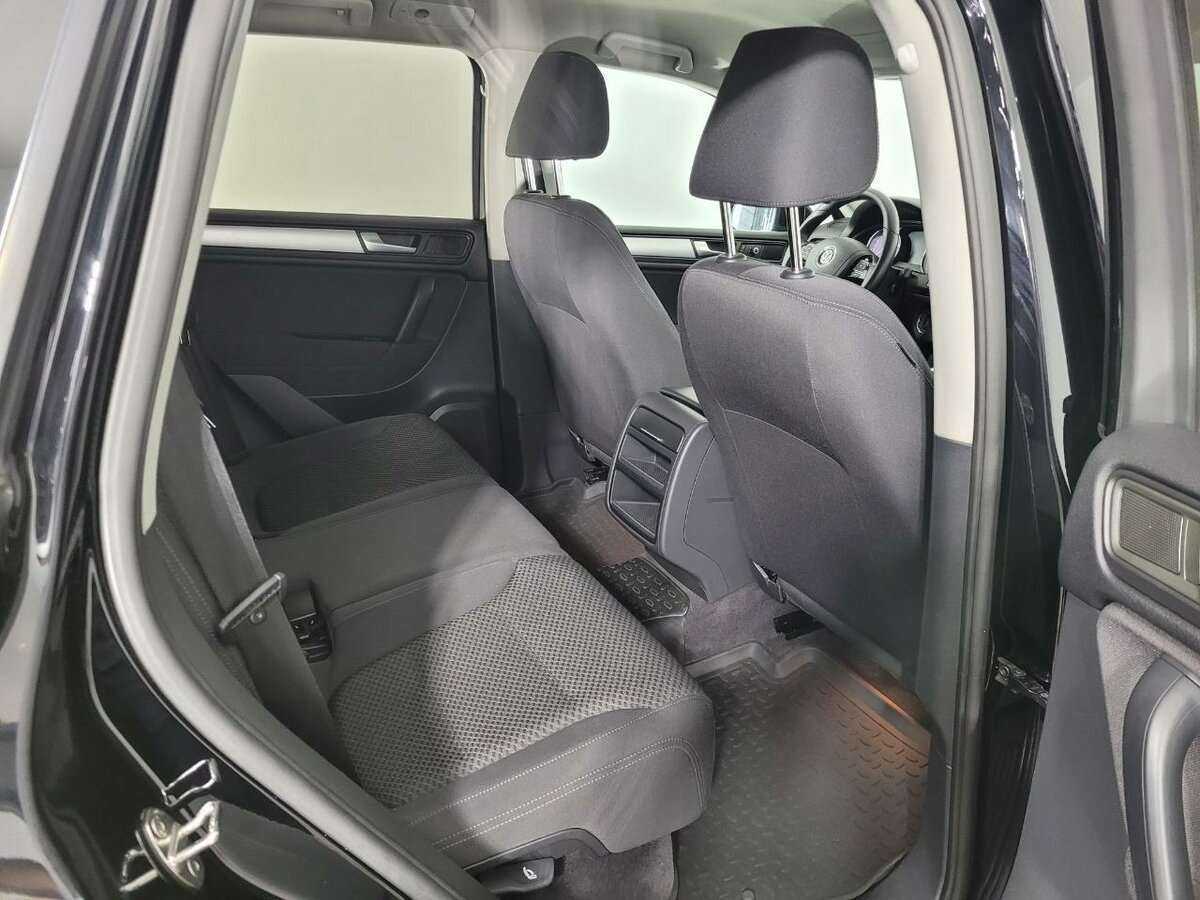 Volkswagen Touareg б/у, 2012, Автоматическая. Фото: #15