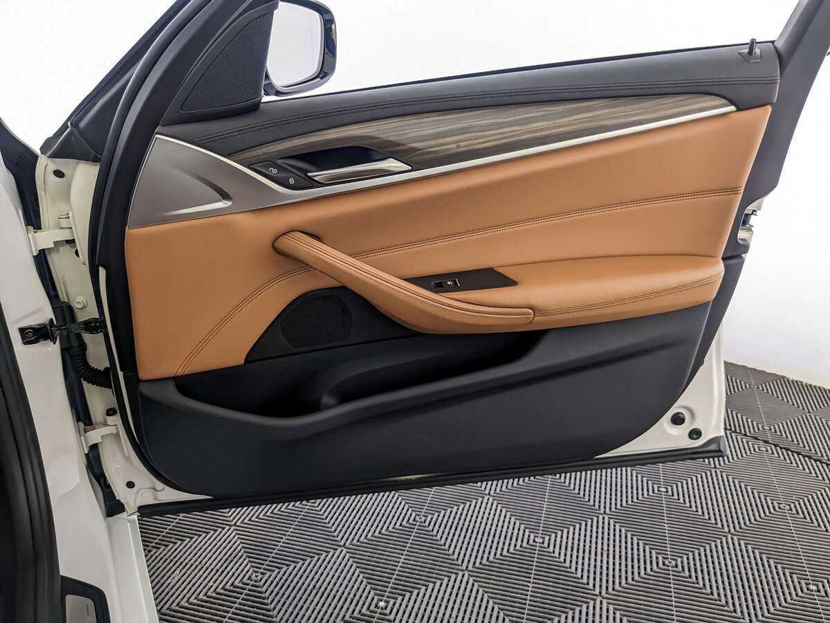 BMW 5 серии б/у, 2017, Автоматическая. Фото: #18