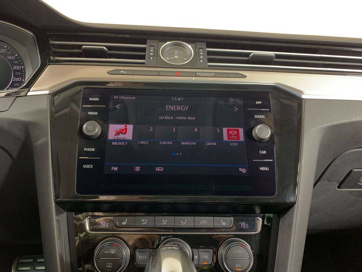 Volkswagen Passat б/у, 2019, Роботизированная. Фото: #12