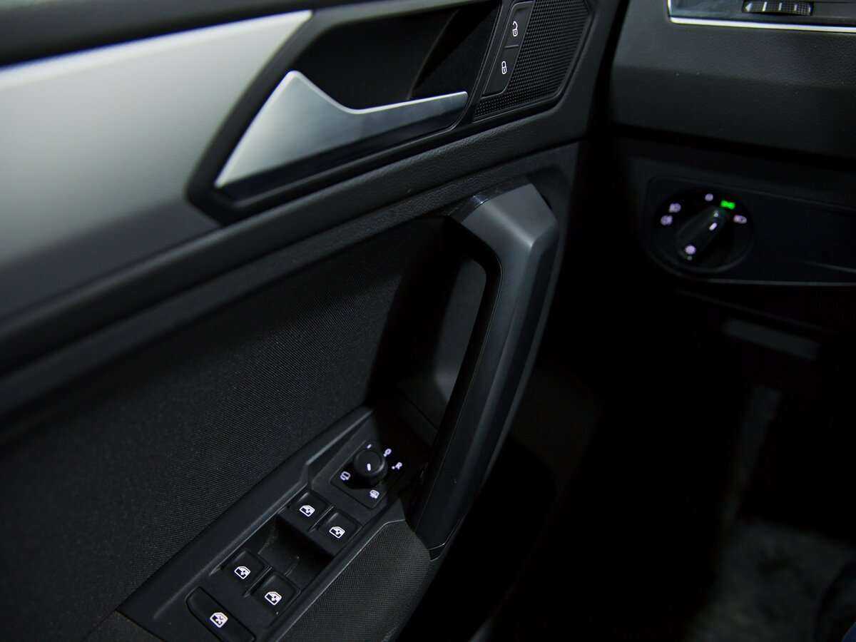 Volkswagen Tiguan б/у, 2020, Роботизированная. Фото: #7