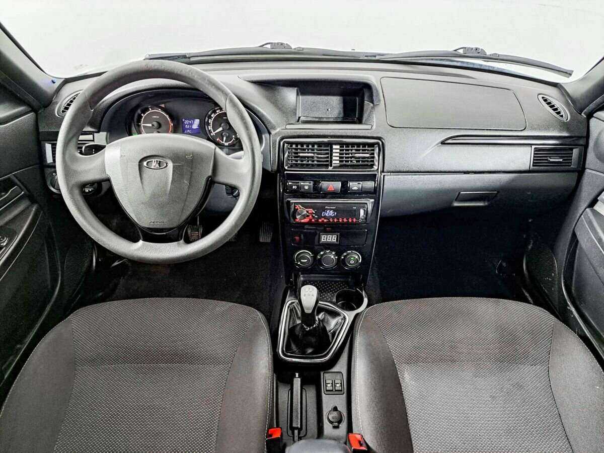 Lada (ВАЗ) Priora б/у, 2016, Механическая. Фото: #11