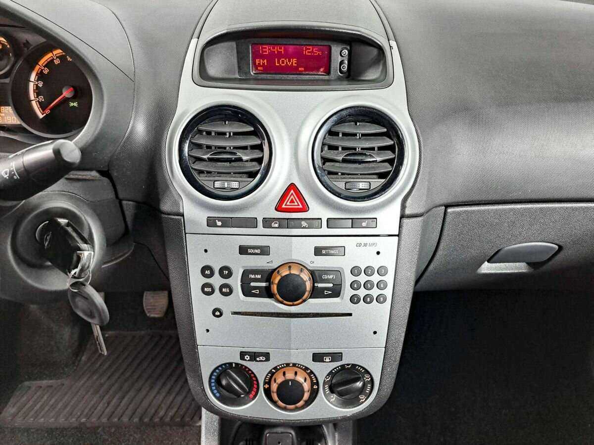 Opel Corsa б/у, 2012, Механическая. Фото: #12