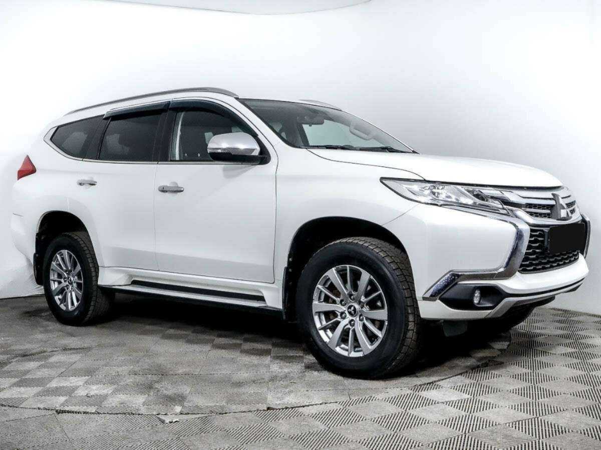 Mitsubishi Pajero Sport б/у, 2017, Автоматическая. Фото: #2