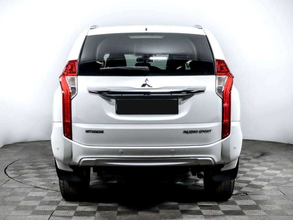Mitsubishi Pajero Sport б/у, 2017, Автоматическая. Фото: #4