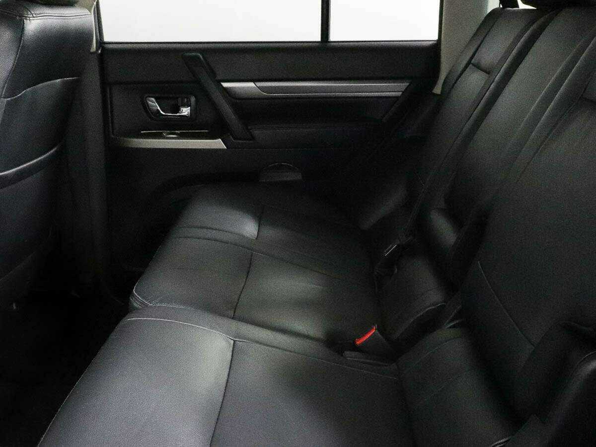 Mitsubishi Pajero б/у, 2018, Автоматическая. Фото: #5