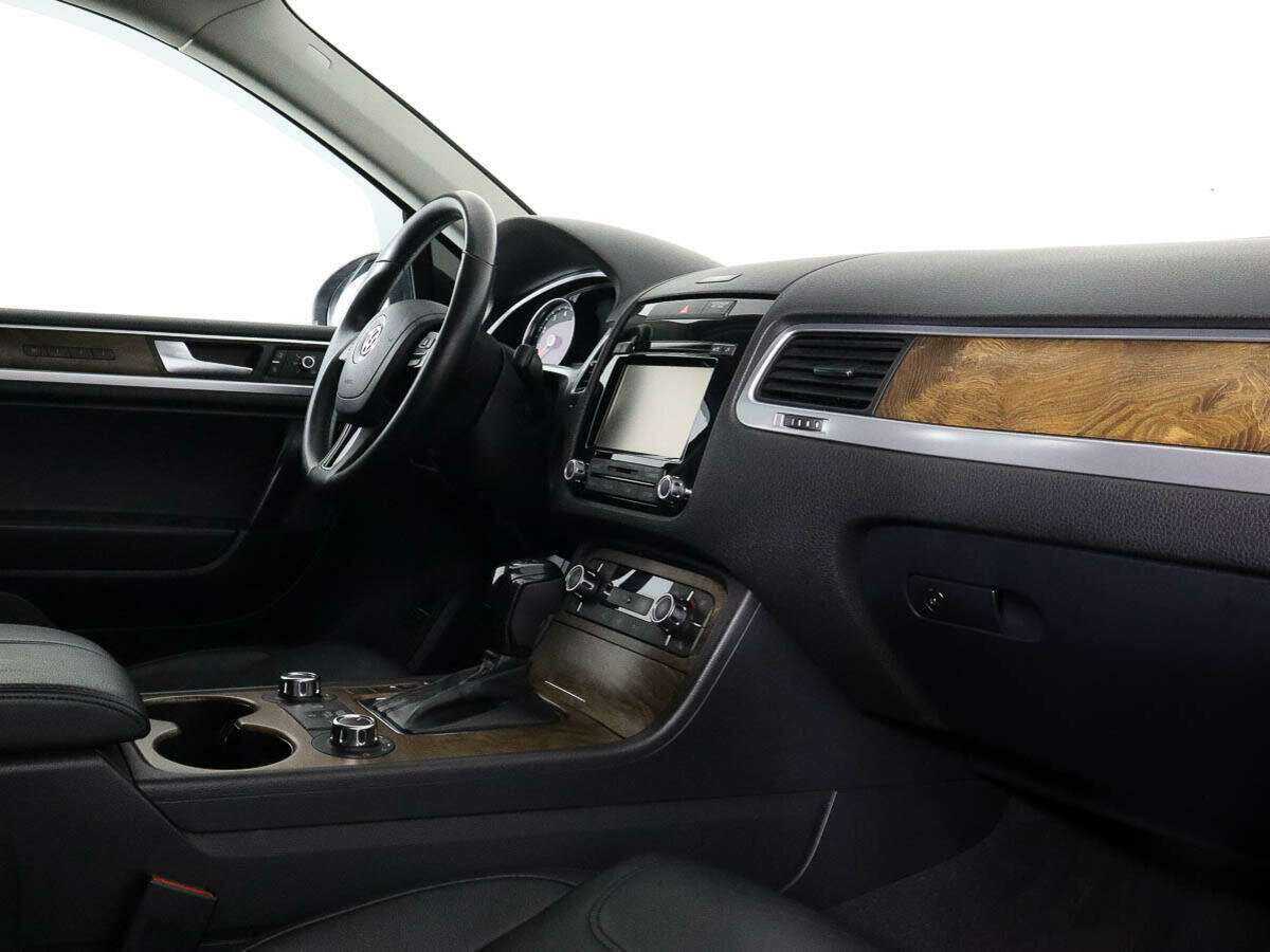 Volkswagen Touareg б/у, 2012, Автоматическая. Фото: #6