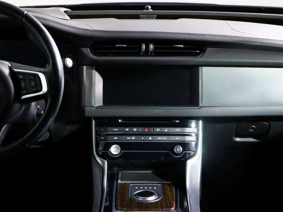 Jaguar XF б/у, 2018, Автоматическая. Фото: #11