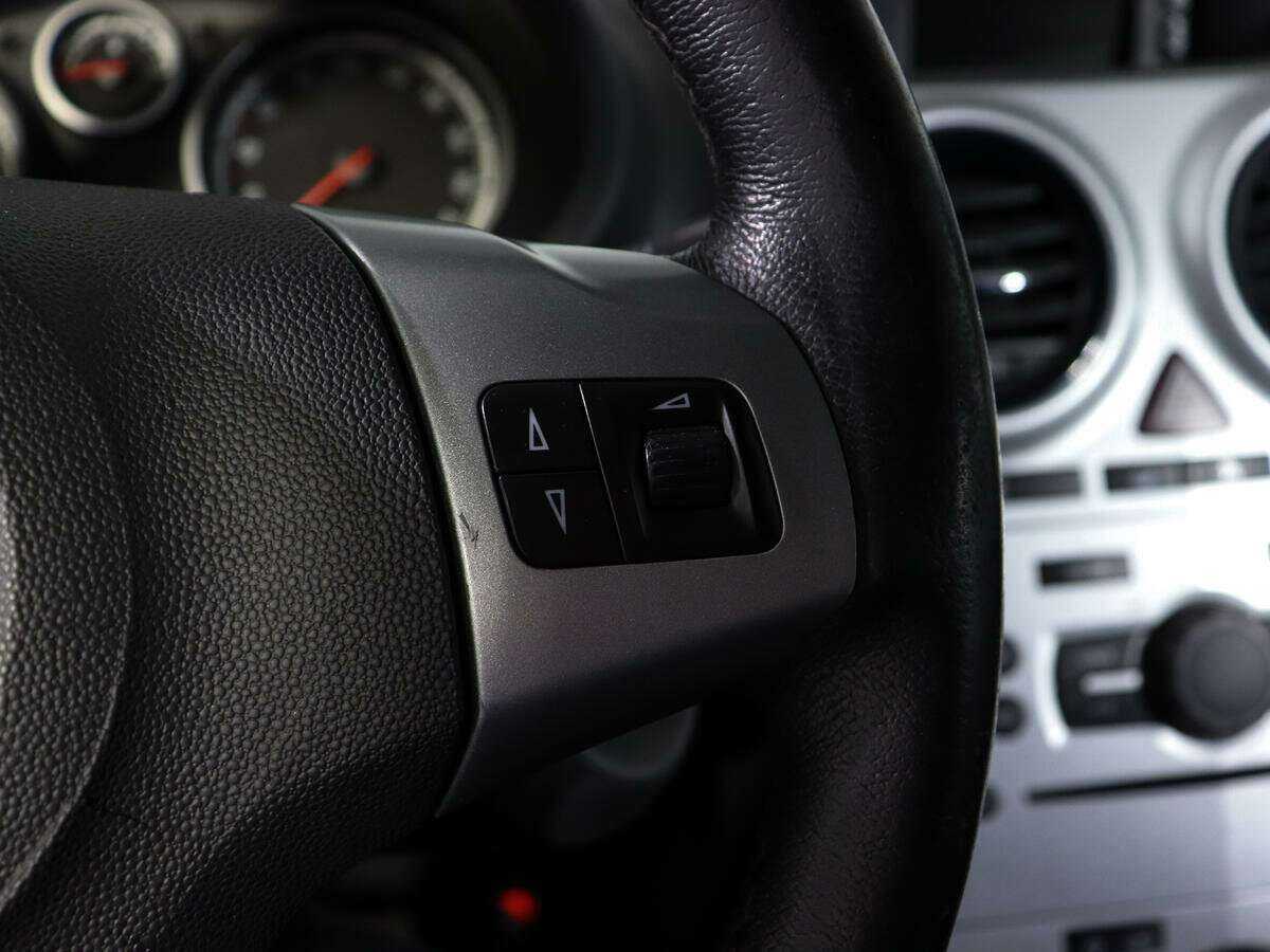 Opel Corsa б/у, 2013, Автоматическая. Фото: #14