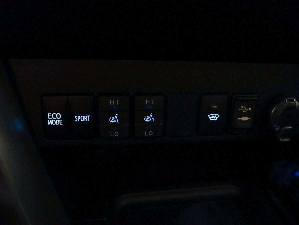 Toyota RAV4 б/у, 2017, Автоматическая. Фото: #16