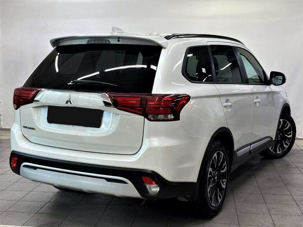 Mitsubishi Outlander б/у, 2021, Вариатор. Фото: #5