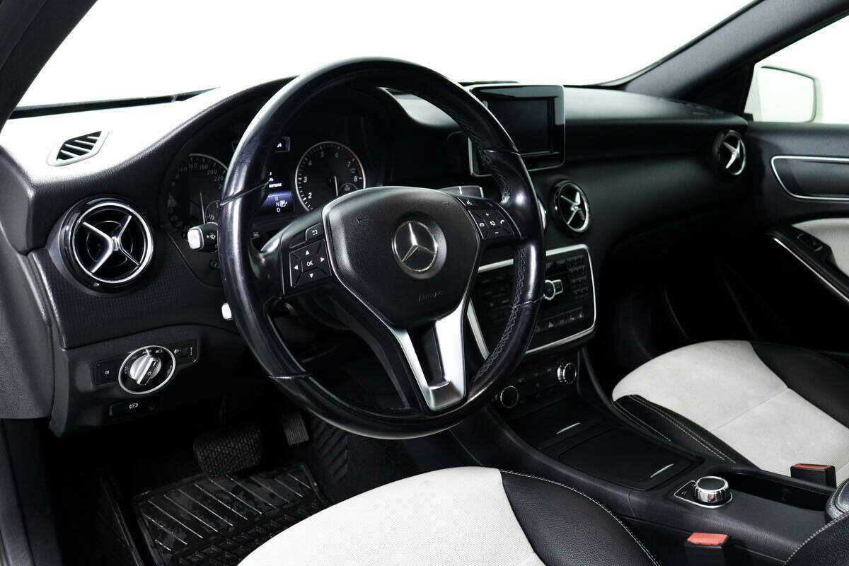 Mercedes-Benz A-Класс б/у, 2013, Роботизированная. Фото: #12