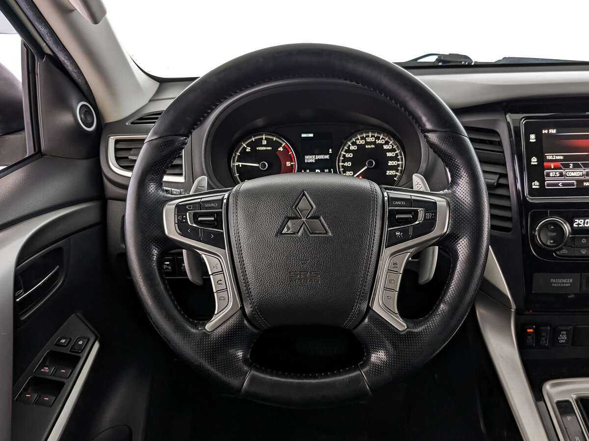 Mitsubishi Pajero Sport б/у, 2017, Автоматическая. Фото: #17