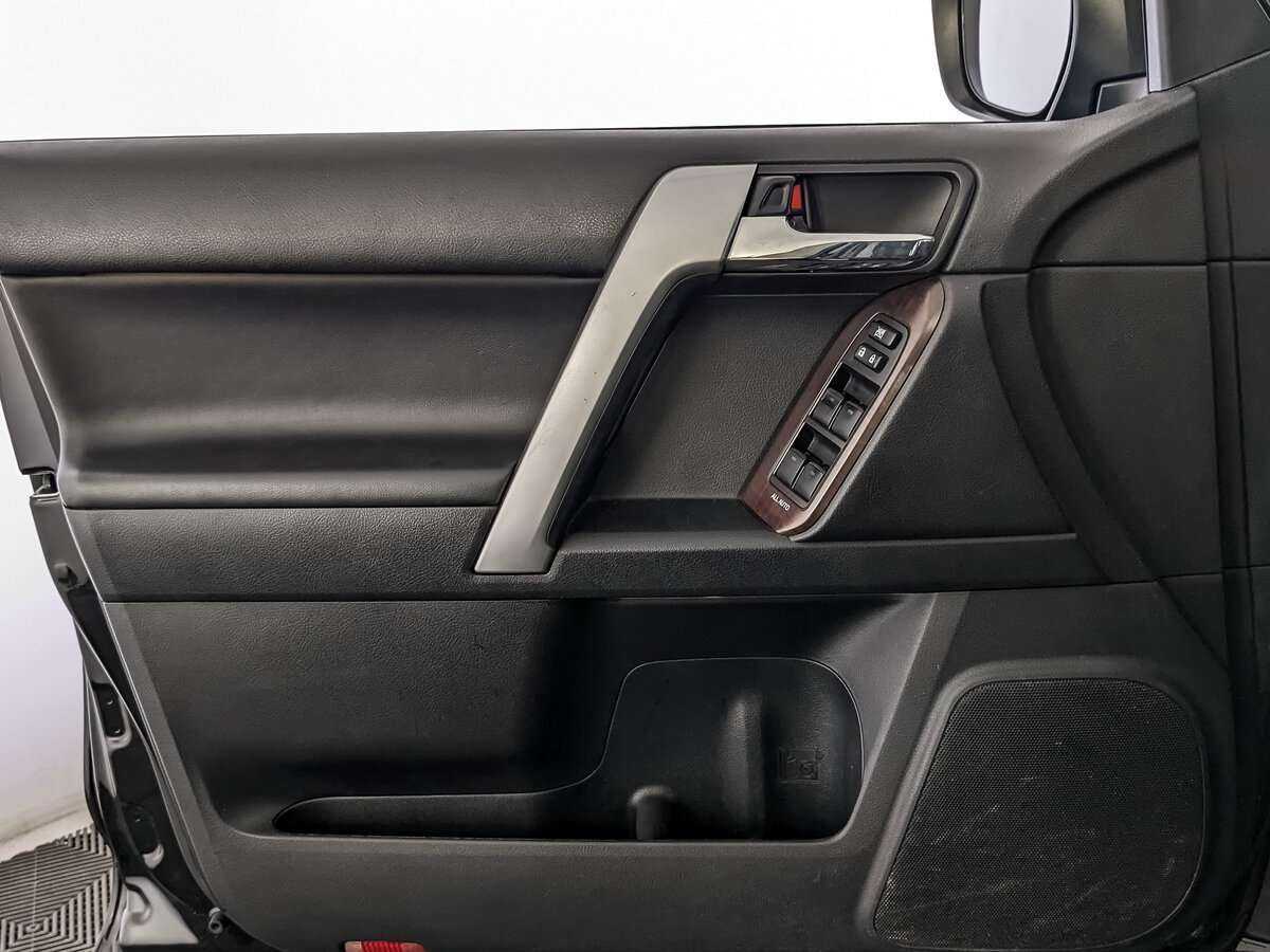 Toyota Land Cruiser Prado б/у, 2016, Автоматическая. Фото: #12