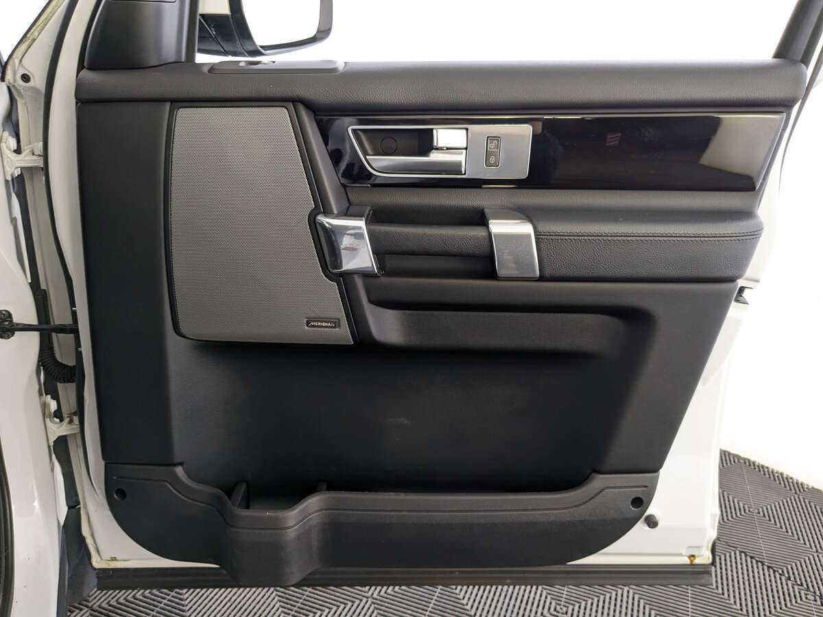 Land Rover Discovery б/у, 2015, Автоматическая. Фото: #16