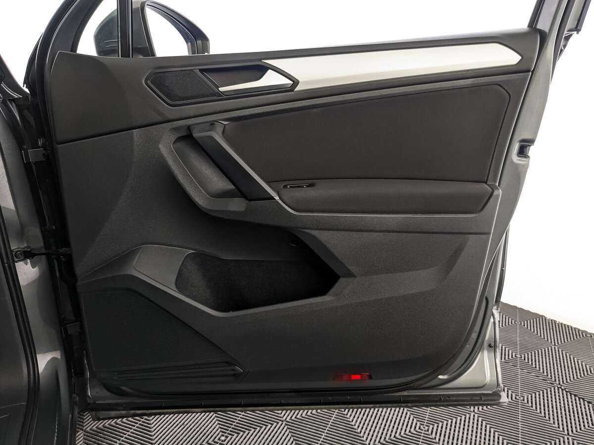 Volkswagen Tiguan б/у, 2021, Роботизированная. Фото: #17