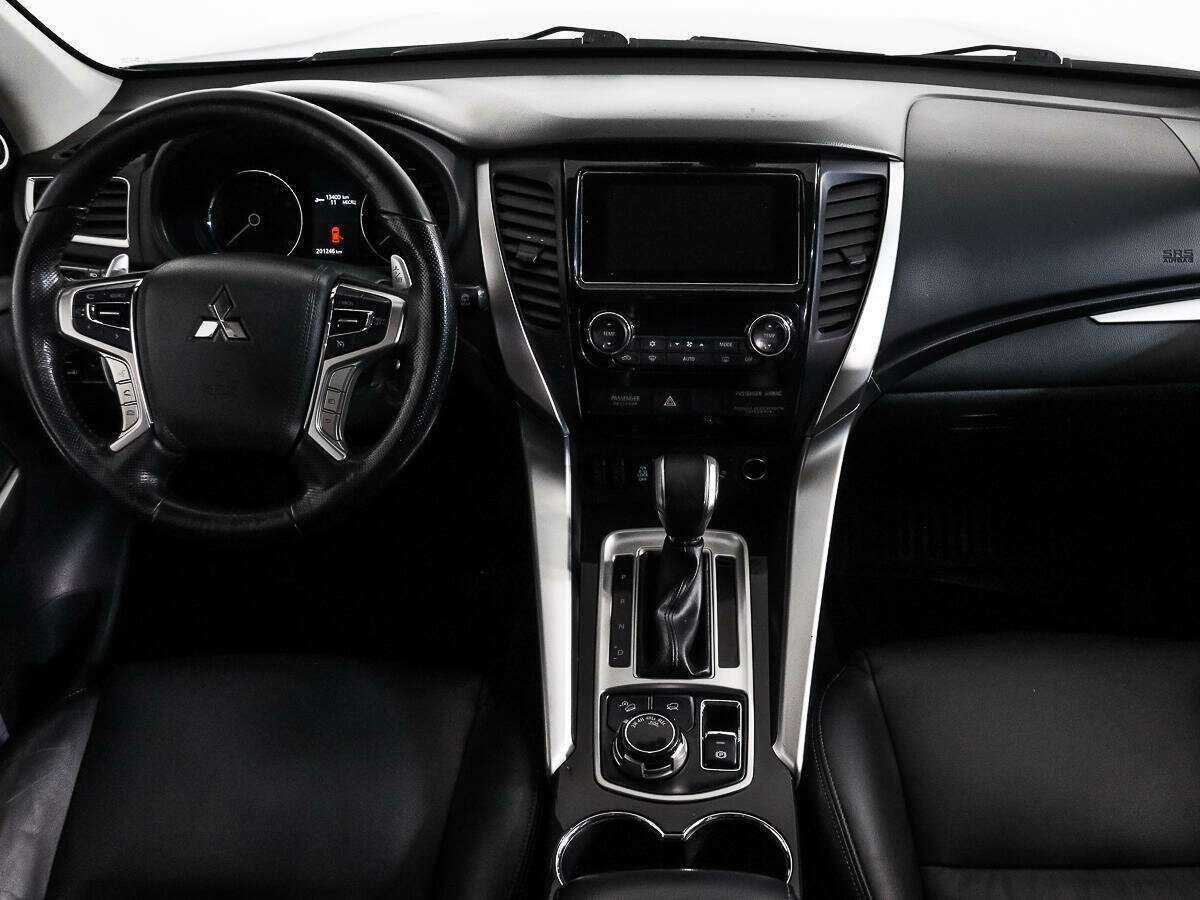 Mitsubishi Pajero Sport б/у, 2016, Автоматическая. Фото: #13